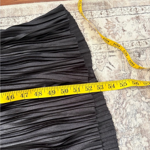 Lulus Whimsical Beauty Black Satin Plisse Strapless Maxi Dress Medium NWT Formal - Picture 7 of 9